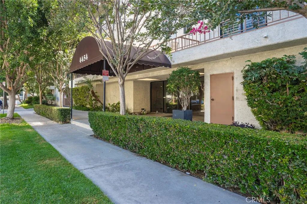 4454 Ventura Canyon 105, Sherman Oaks, CA 91423