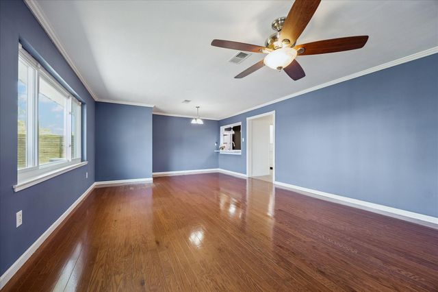 1136 Oak Tree Drive, Houston, TX 77055