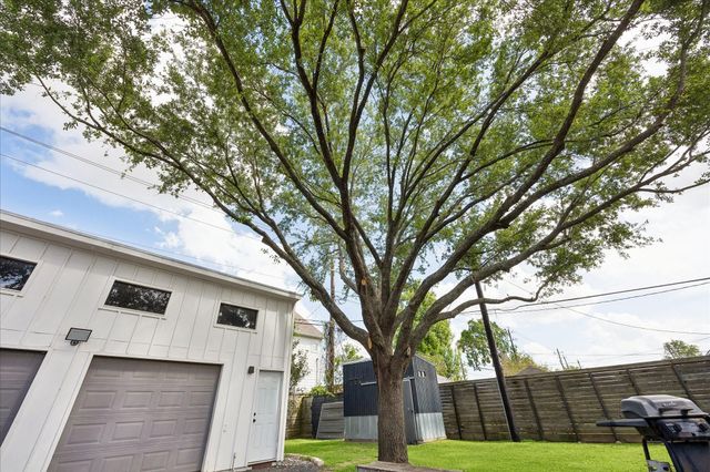 1136 Oak Tree Drive, Houston, TX 77055