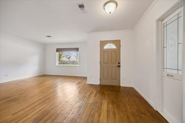 1136 Oak Tree Drive, Houston, TX 77055