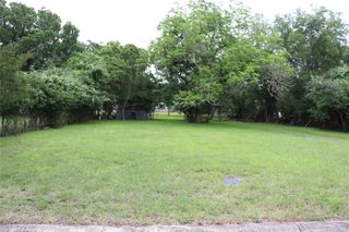 1006 Johnson ST, Lockhart, TX 78644