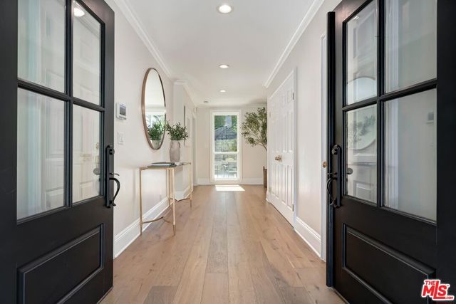4045 Davana Road, Sherman Oaks, CA 91423