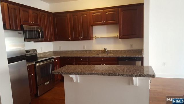 22 Ave At Port Imperial 323, West New York, NJ 07093