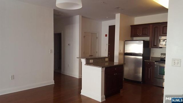 22 Ave At Port Imperial 323, West New York, NJ 07093