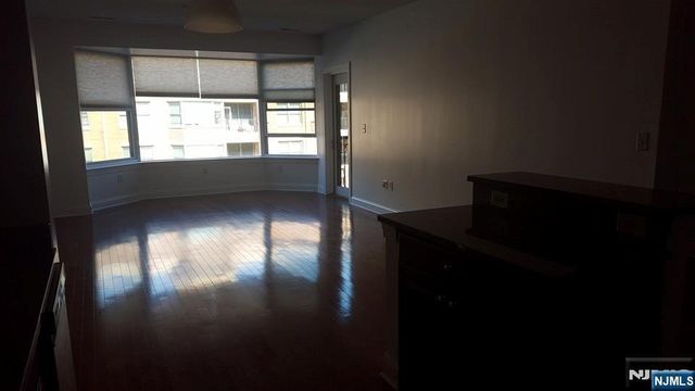 22 Ave At Port Imperial 323, West New York, NJ 07093