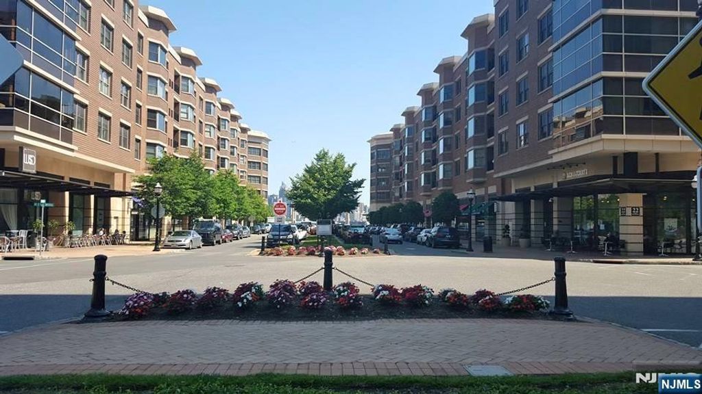 22 Ave At Port Imperial 323, West New York, NJ 07093