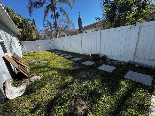 6914 N OLA AVENUE, Tampa, FL 33604