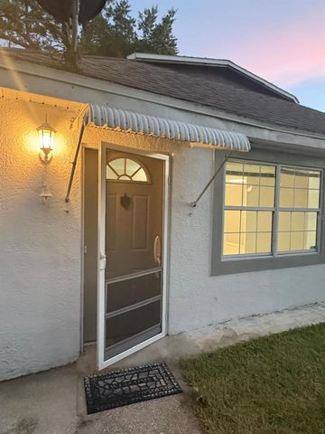 6914 N OLA AVENUE, Tampa, FL 33604