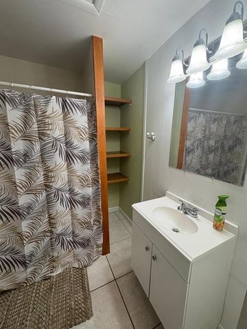 6914 N OLA AVENUE, Tampa, FL 33604