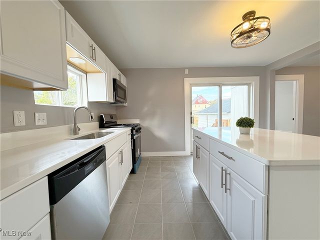 1859 E 33rd Street, Lorain, OH 44055