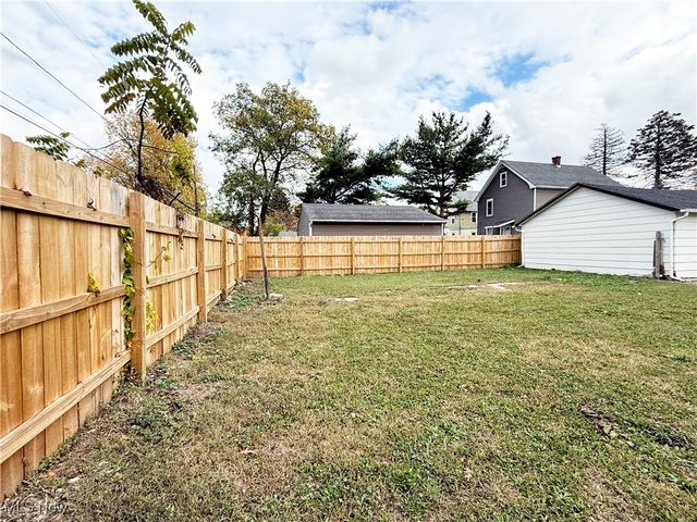 1859 E 33rd Street, Lorain, OH 44055