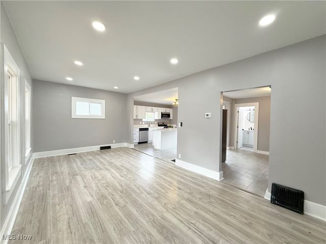 1859 E 33rd Street, Lorain, OH 44055