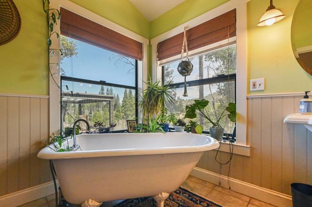 6640 Railroad Flat Rd, Mountain Ranch, CA 95246