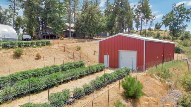 6640 Railroad Flat Rd, Mountain Ranch, CA 95246