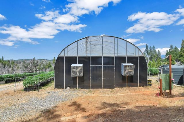 6640 Railroad Flat Rd, Mountain Ranch, CA 95246