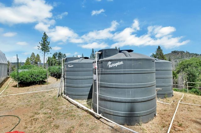 6640 Railroad Flat Rd, Mountain Ranch, CA 95246