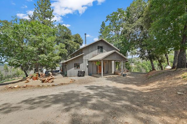 6640 Railroad Flat Rd, Mountain Ranch, CA 95246