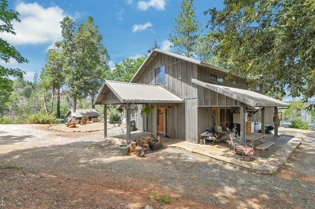 6640 Railroad Flat Rd, Mountain Ranch, CA 95246