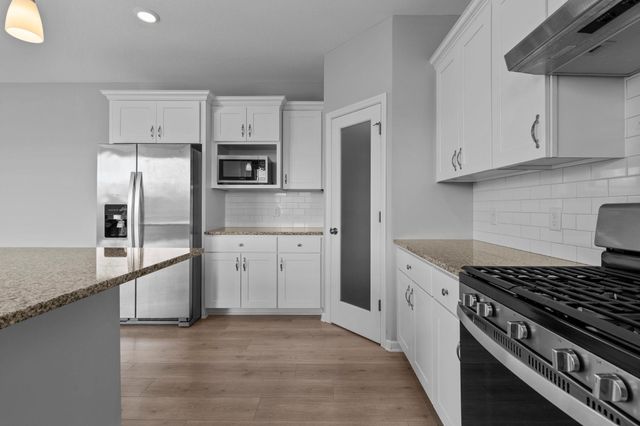 9188 Maas Circle, Minnetrista, MN 55375