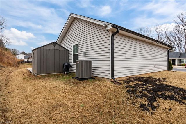 3149 Misty Ridge Drive, Winston-salem, NC 27107