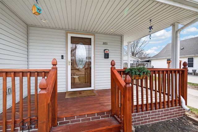 2101 Lyon Street, Des Moines, IA 50317