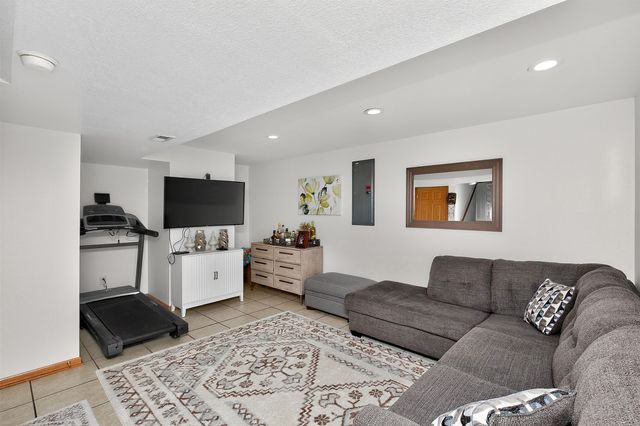 2101 Lyon Street, Des Moines, IA 50317