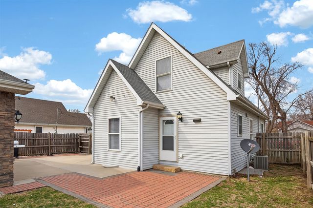 2101 Lyon Street, Des Moines, IA 50317