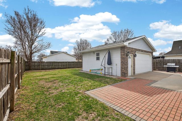 2101 Lyon Street, Des Moines, IA 50317