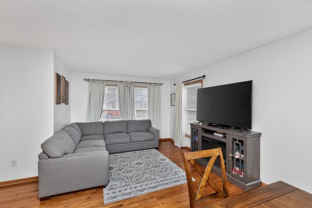 2101 Lyon Street, Des Moines, IA 50317