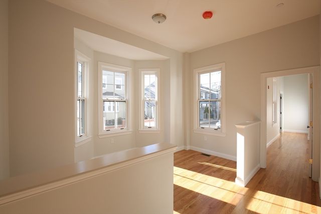 19 Lincoln Ave 19, Somerville, MA 02145