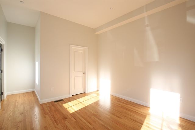 19 Lincoln Ave 19, Somerville, MA 02145