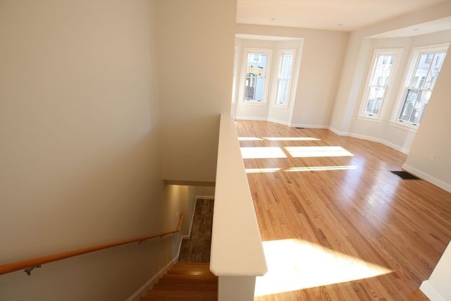 19 Lincoln Ave 19, Somerville, MA 02145