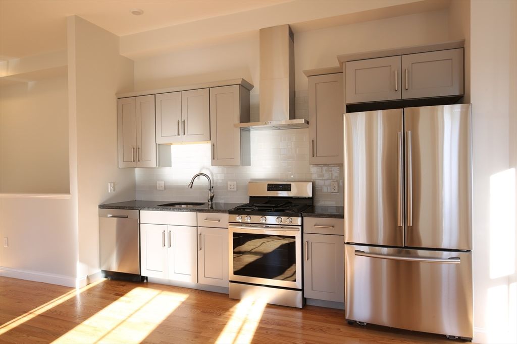 19 Lincoln Ave 19, Somerville, MA 02145