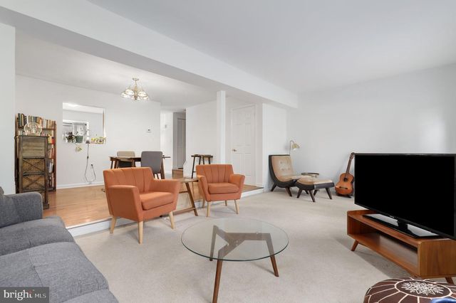 24 KINSMAN VIEW CIR, Silver Spring, MD 20901