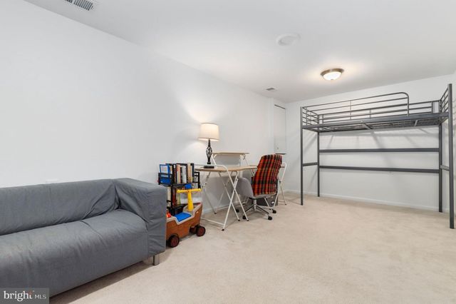 24 KINSMAN VIEW CIR, Silver Spring, MD 20901