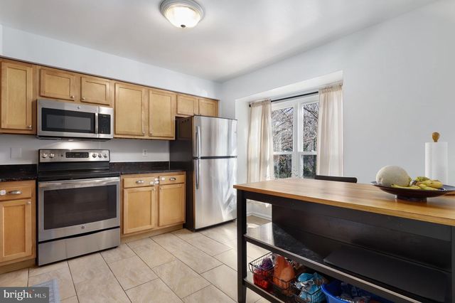 24 KINSMAN VIEW CIR, Silver Spring, MD 20901