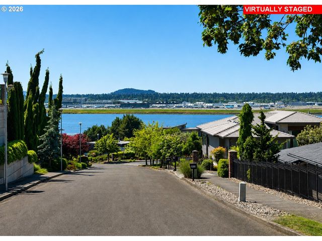 7720 Se 16TH Cir, Vancouver, WA 98664