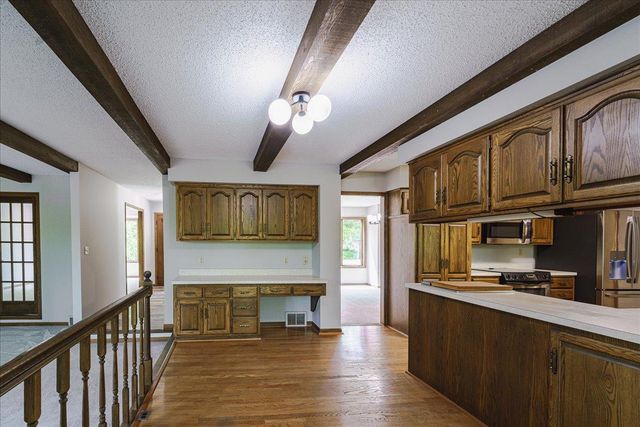 1473 Lake Park Circle, Eagan, MN 55122