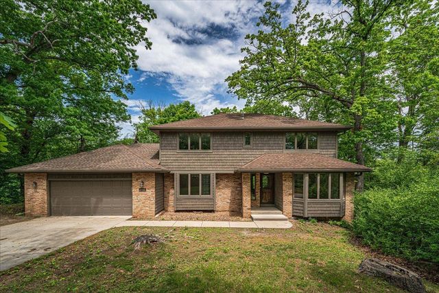 1473 Lake Park Circle, Eagan, MN 55122