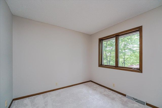 1473 Lake Park Circle, Eagan, MN 55122
