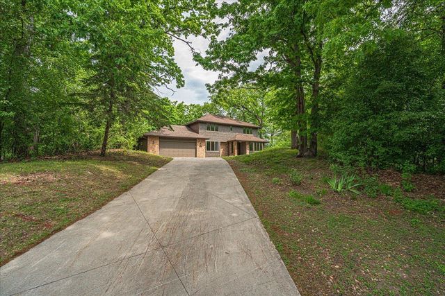 1473 Lake Park Circle, Eagan, MN 55122