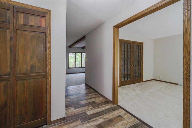 1473 Lake Park Circle, Eagan, MN 55122