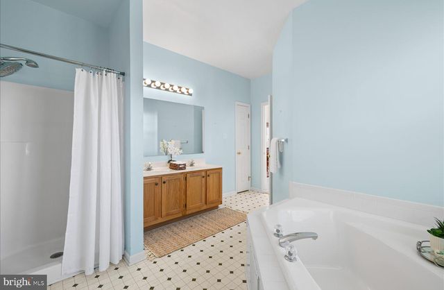 13 AVEBURY CT, Rehoboth Beach, DE 19971