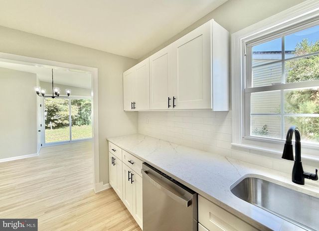 4 HEATHER PL, Southampton, NJ 08088