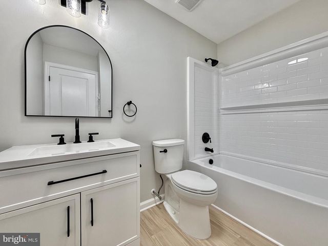 4 HEATHER PL, Southampton, NJ 08088