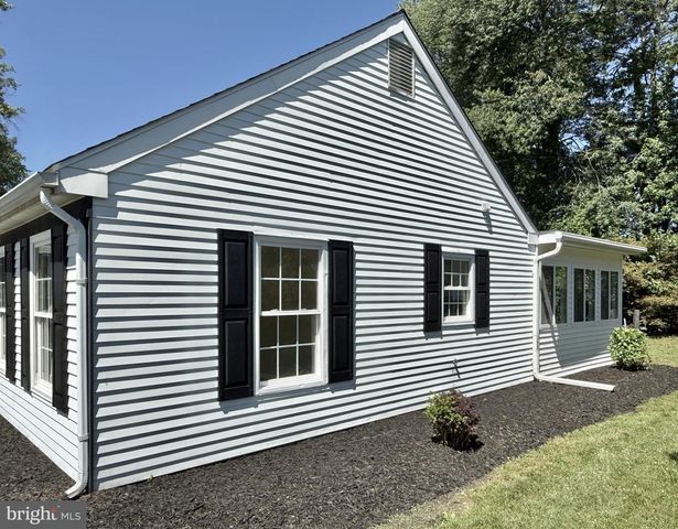 4 HEATHER PL, Southampton, NJ 08088