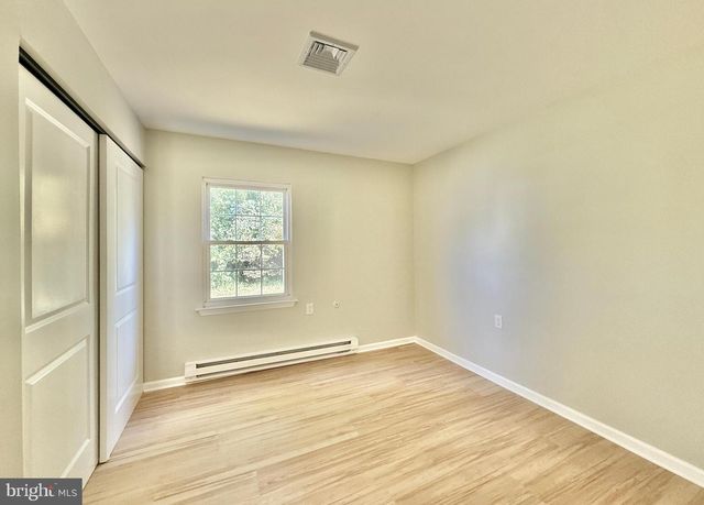 4 HEATHER PL, Southampton, NJ 08088