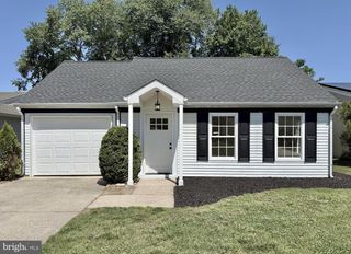 4 HEATHER PL, Southampton, NJ 08088