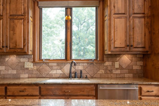 610 N 256 West Avenue, Sand Springs, OK 74063