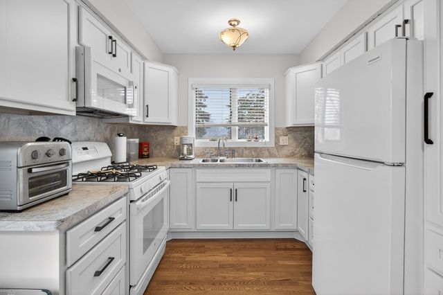 20024 Great Oaks Circle S Drive 162, Clinton Township, MI 48036